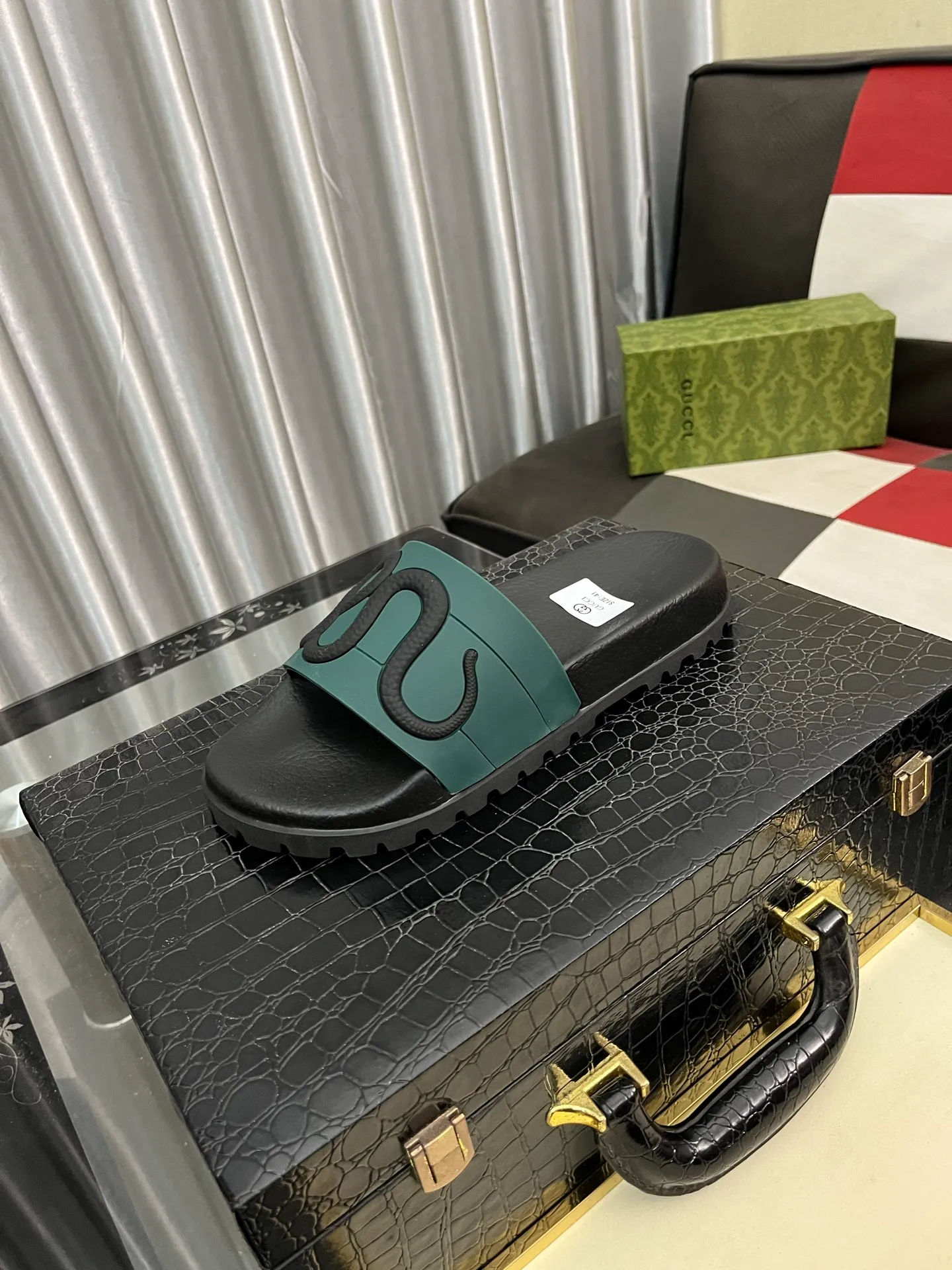 Men's men's shoes💰260⌚️⌚️ＧＵＣＣＩ.Gucci.Official website 1:1 popular slippers hot sale! Original original material 🩴 SIZE: 38-46 (45.46 non-refundable)